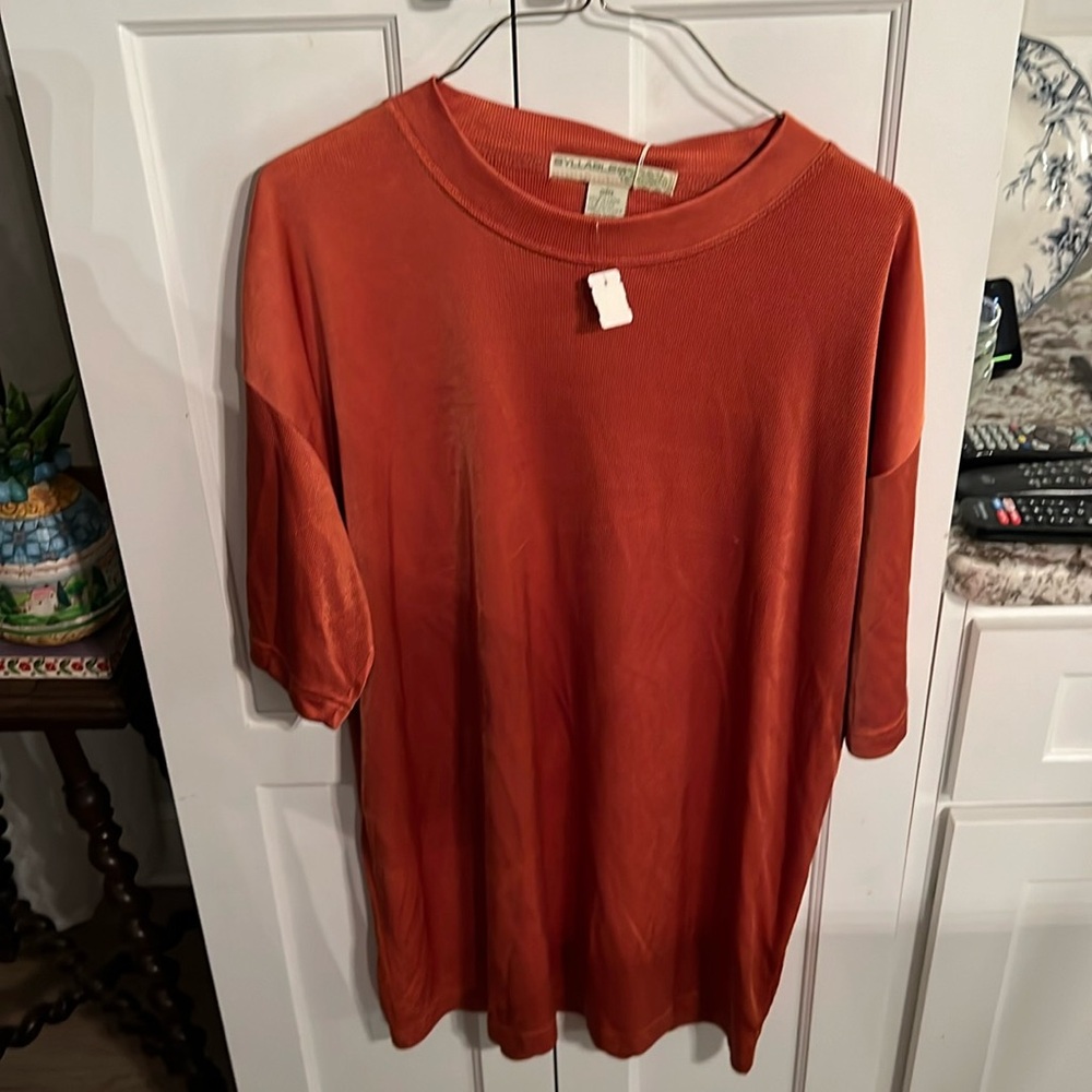 Syllables 2XL 70% Rayon 30% polyester rust colored slick